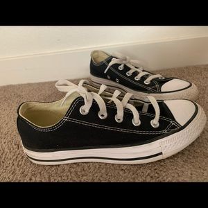 Women’s size 6 black Converse
